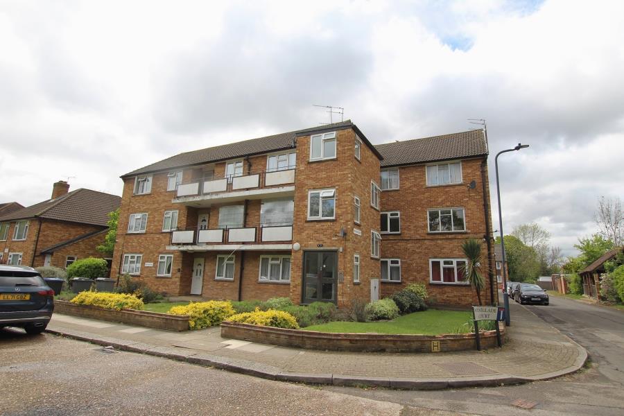 Westglade court, Kenton
