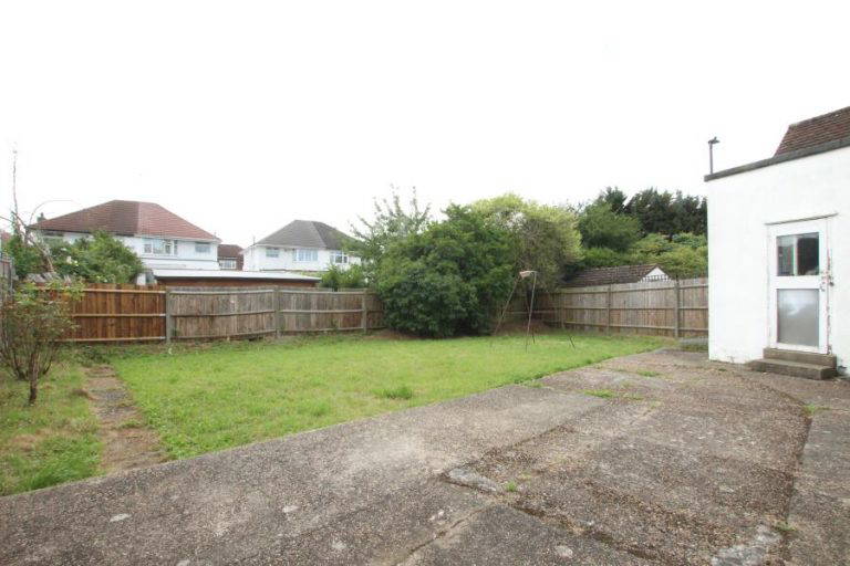 Kinross Close, Kenton, HA3 0UE Salter McGuinness