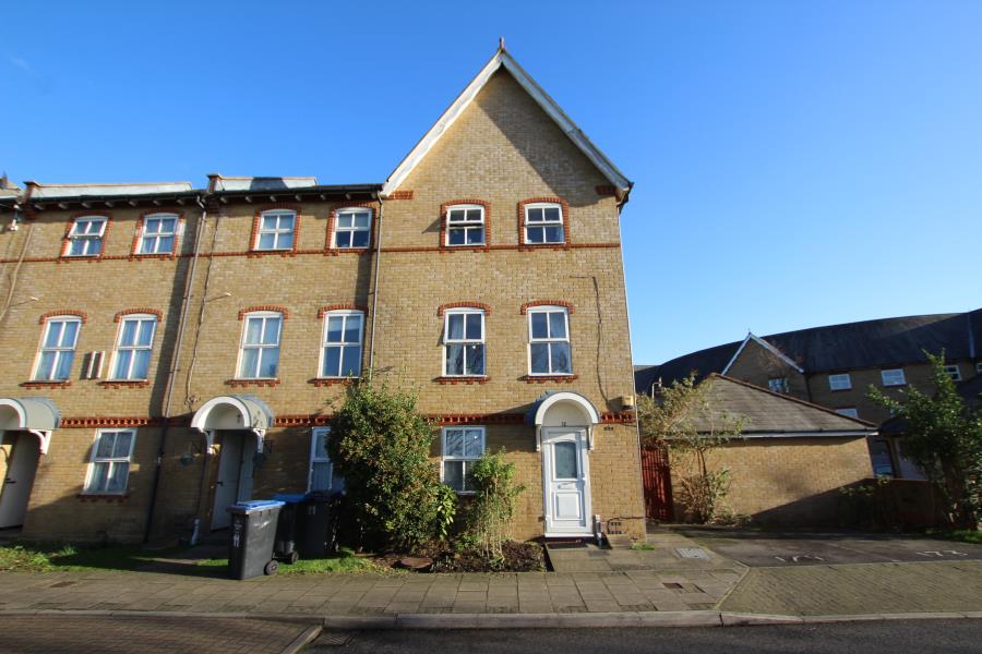 Edison Drive, Preston Road Area, HA9 8SU