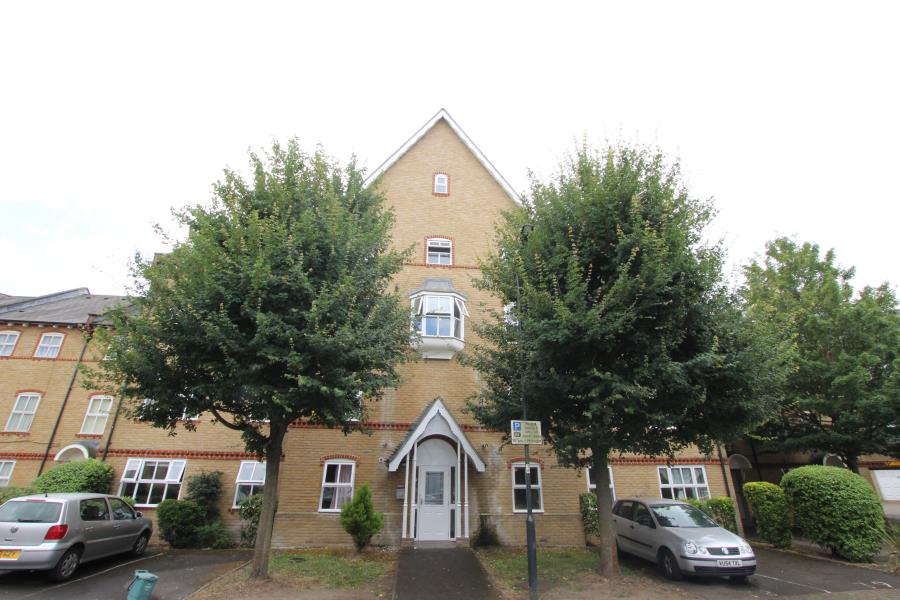 Chamberlayne Avenue, Wembley HA9 8SS