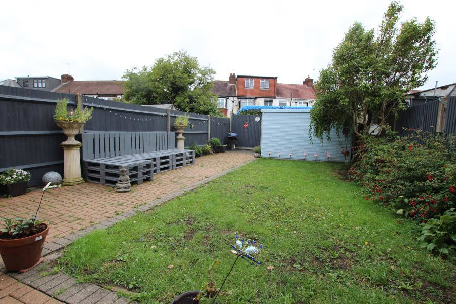 Darcy Gardens, Kenton, HA3 9JS Salter McGuinness