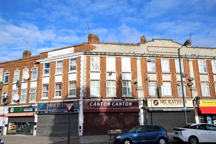 North Parade, Mollison Way, Edgware HA8 5QH