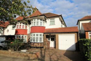 Lapstone Gardens, Kenton, HA3 0EB