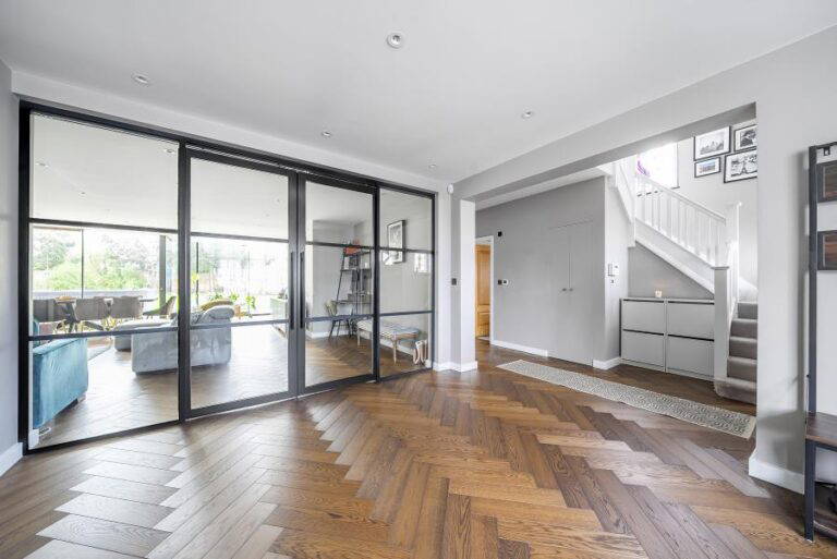 Woodhill Crescent, Kenton, HA3 0LY Salter McGuinness