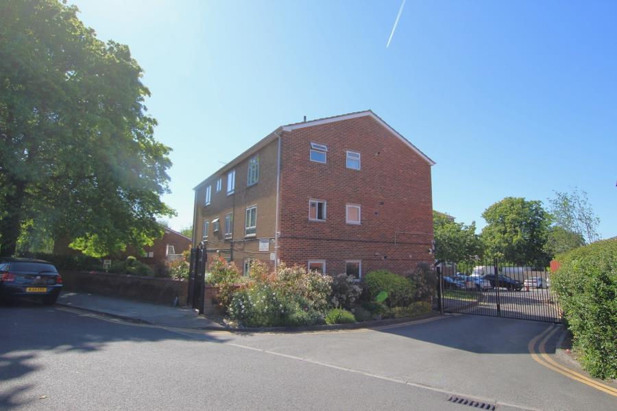 Kenwood Court, Kingsbury