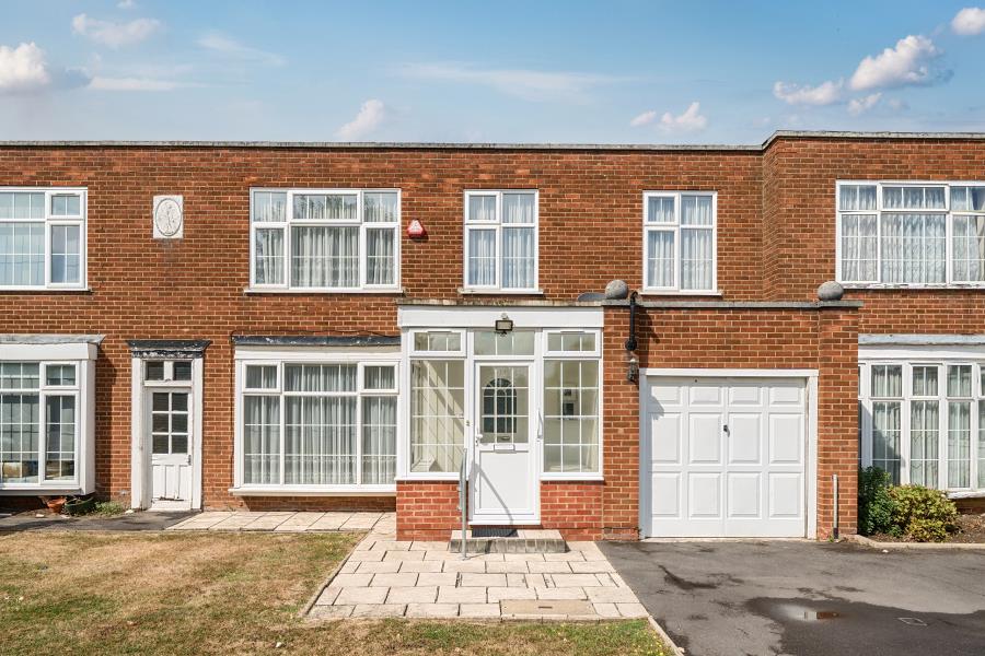 Kenyngton Place, Kenton, HA3 0DW