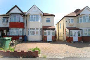 Larkfield Avenue, Harrow